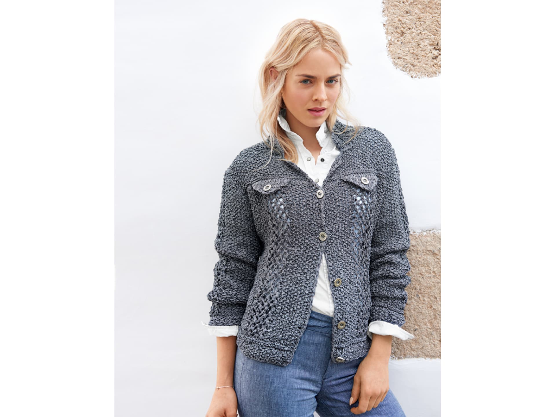 Strickjacke mit raffinierten Mustern 