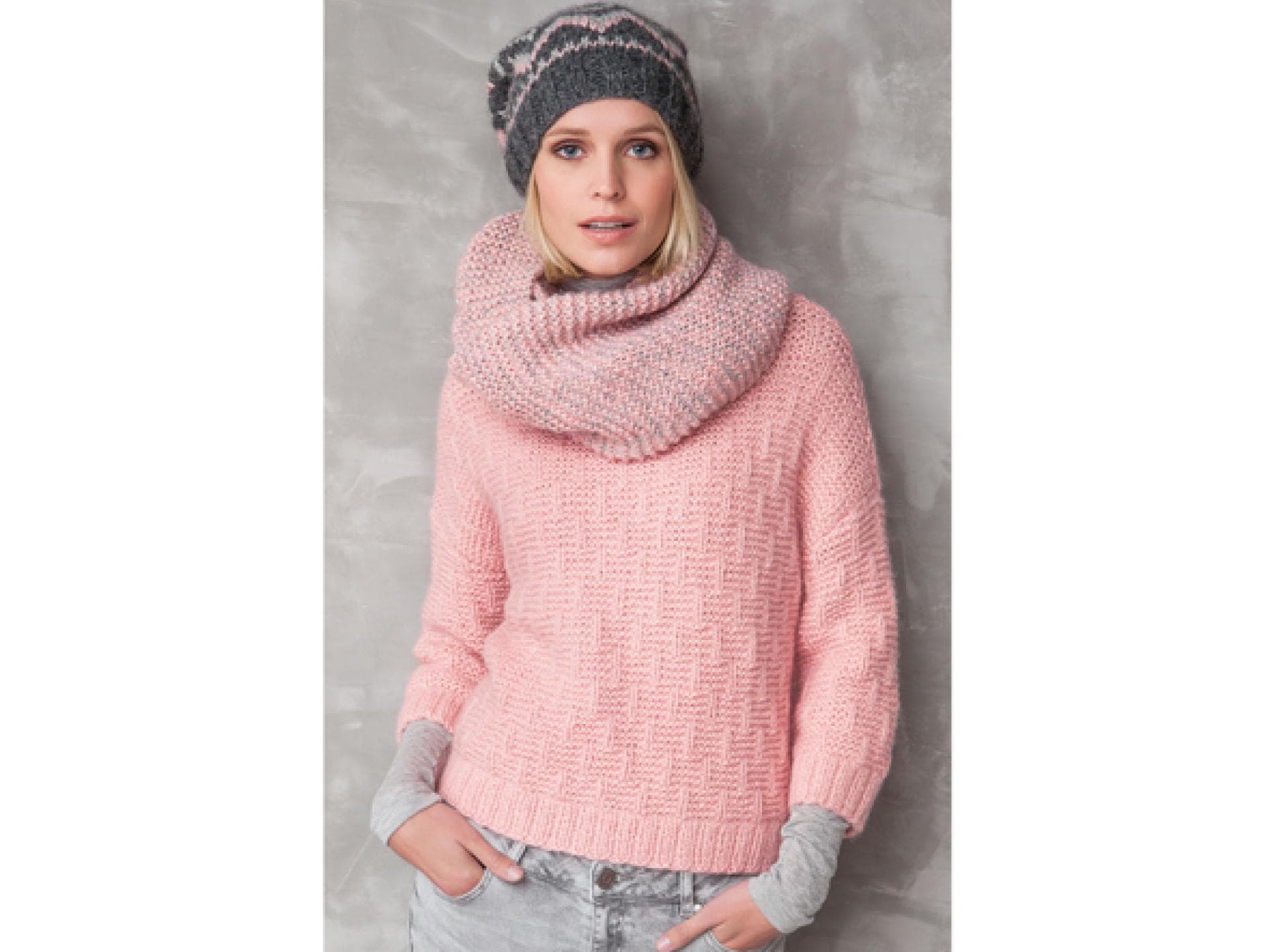 Strickpullover im Rippenstrukturmuster Strickpullover im Rippenstrukturmuster