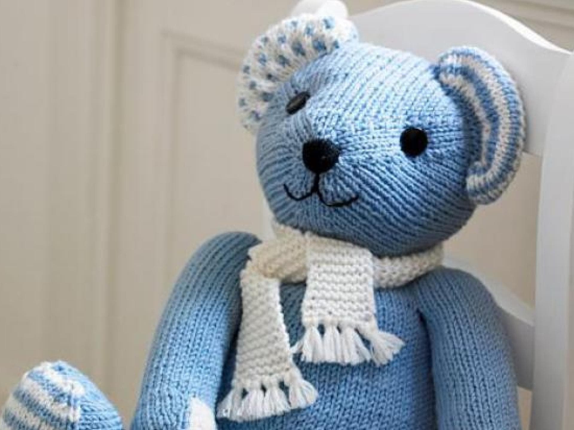 Gestrickter Teddy aus Merinowolle