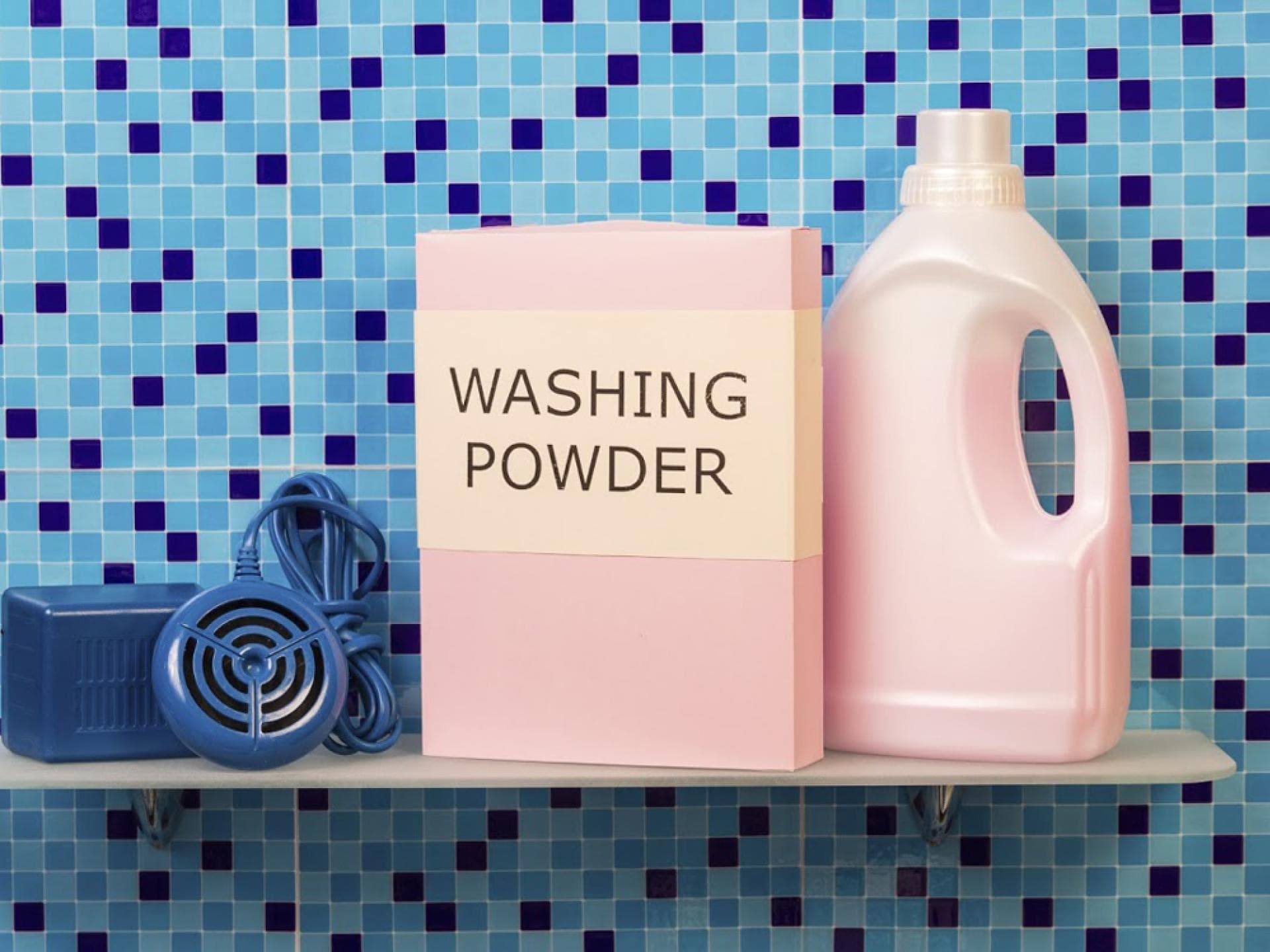 Pulver-Waschmittel in pinker Verpackung