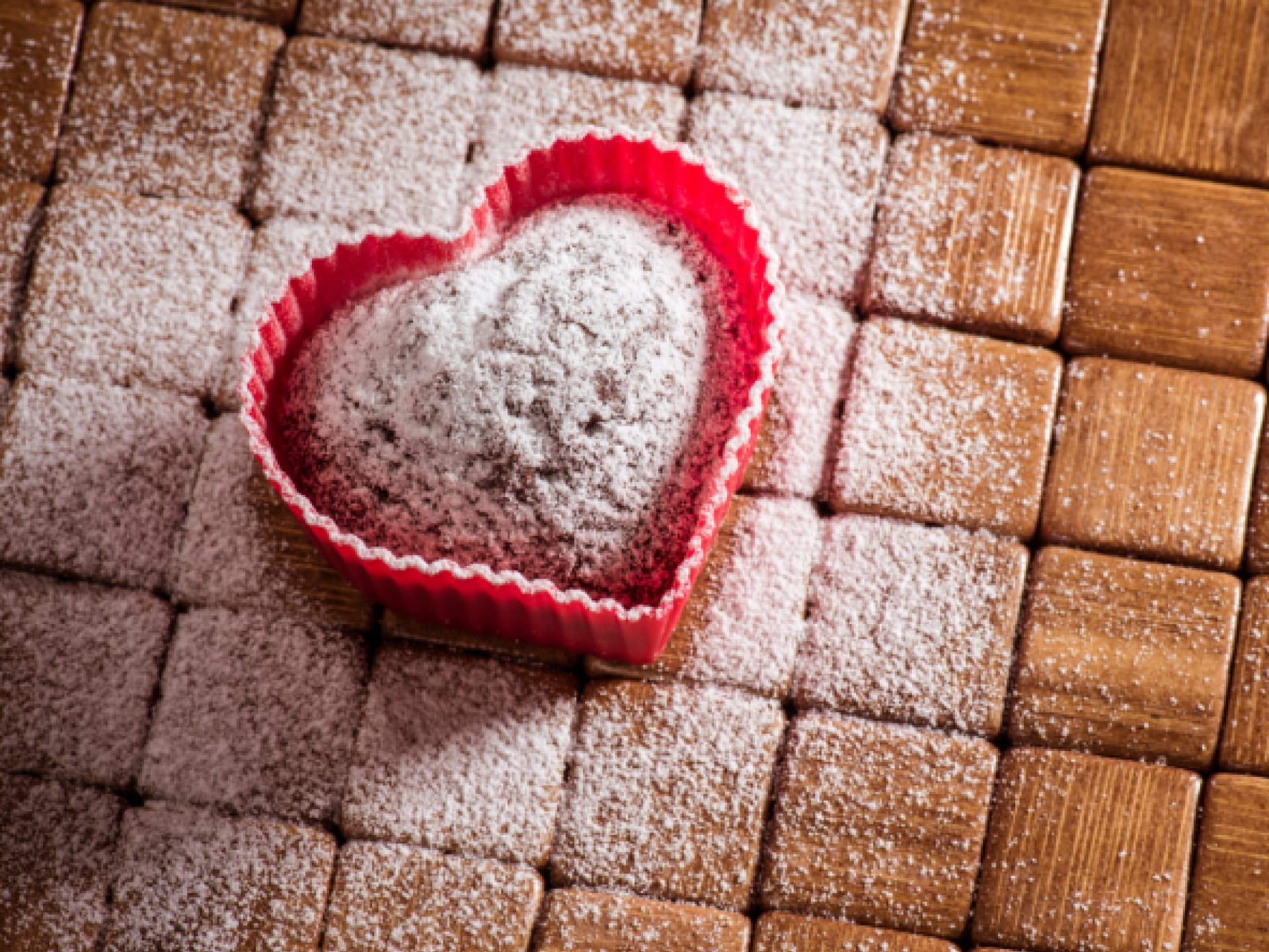 Gefüllte Schoko Himbeer Muffins Rezepte zum Valentinstag Gefüllte Schoko Himbeer Muffins Rezepte zum Valentinstag