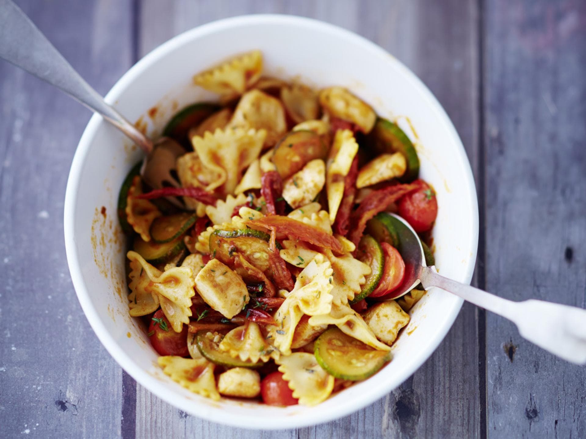 Warmer Nudelsalat mit Hähnchen von Weight Watchers