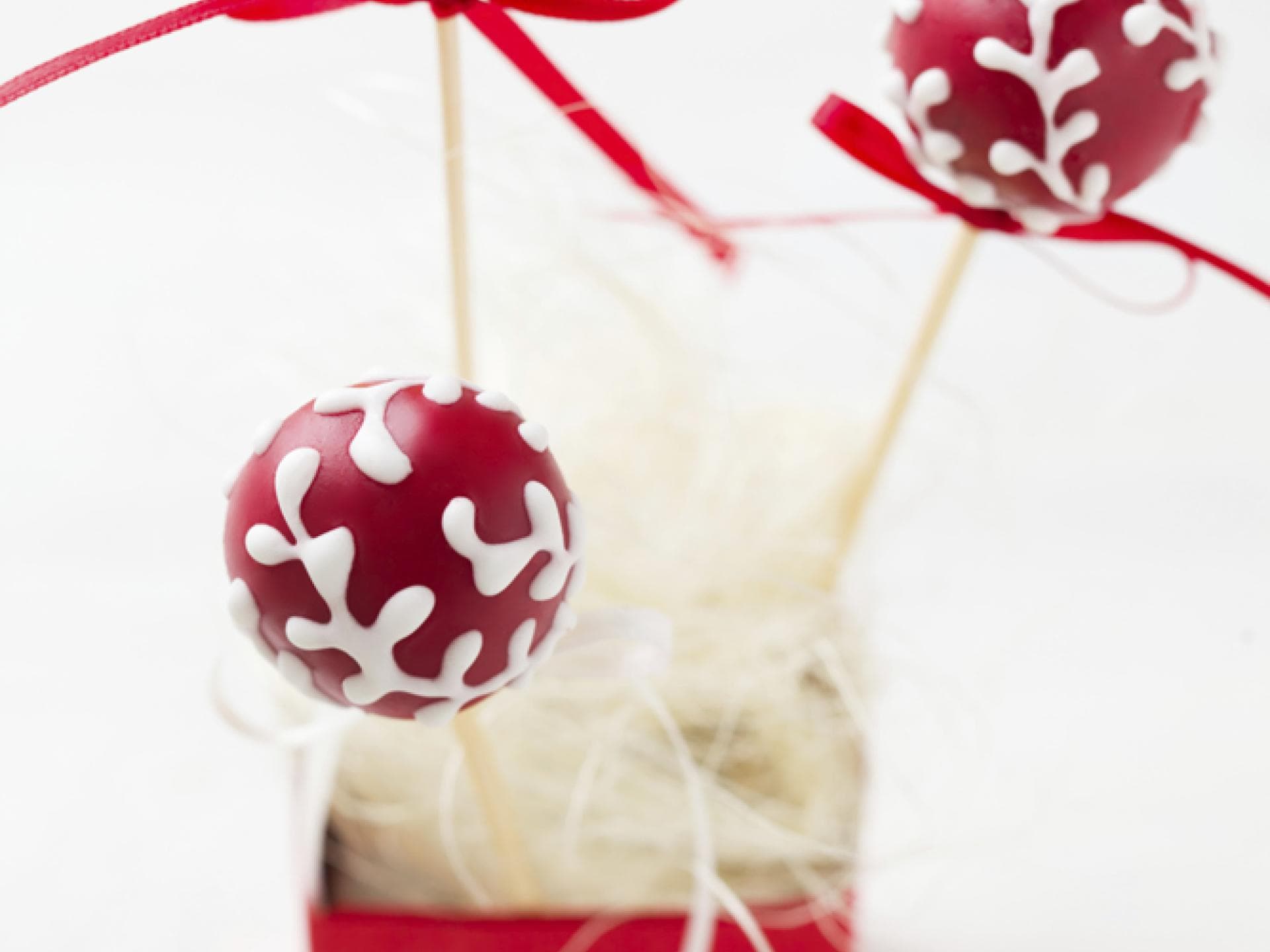 Weihnachtliche Cakepops - Wir zeigen die schönsten Dekorationen für Ihre Weihnachts-Cake-Pops