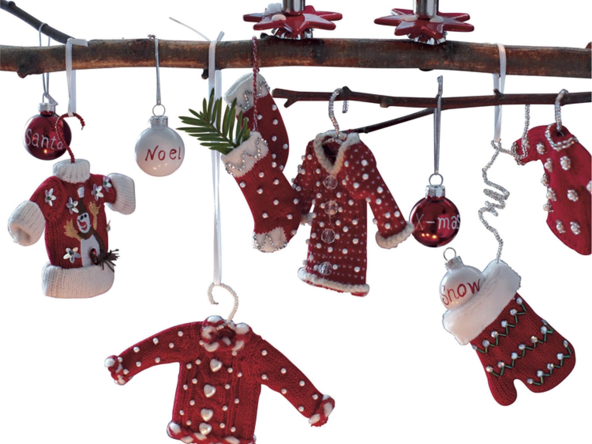 Weihnachtsbaum-Anhänger aus Strickkleidern