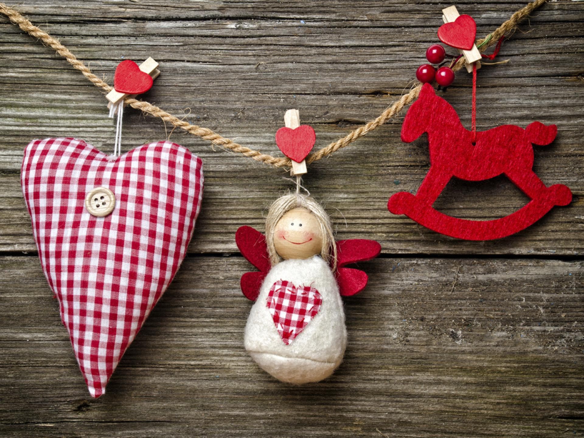 Weihnachtsdekoration zum Selbermachen - Mit unseren Tipps können Sie, mit wenigen Handgriffen und für kleines Geld, schöne Dekoration ganz einfach selbermachen