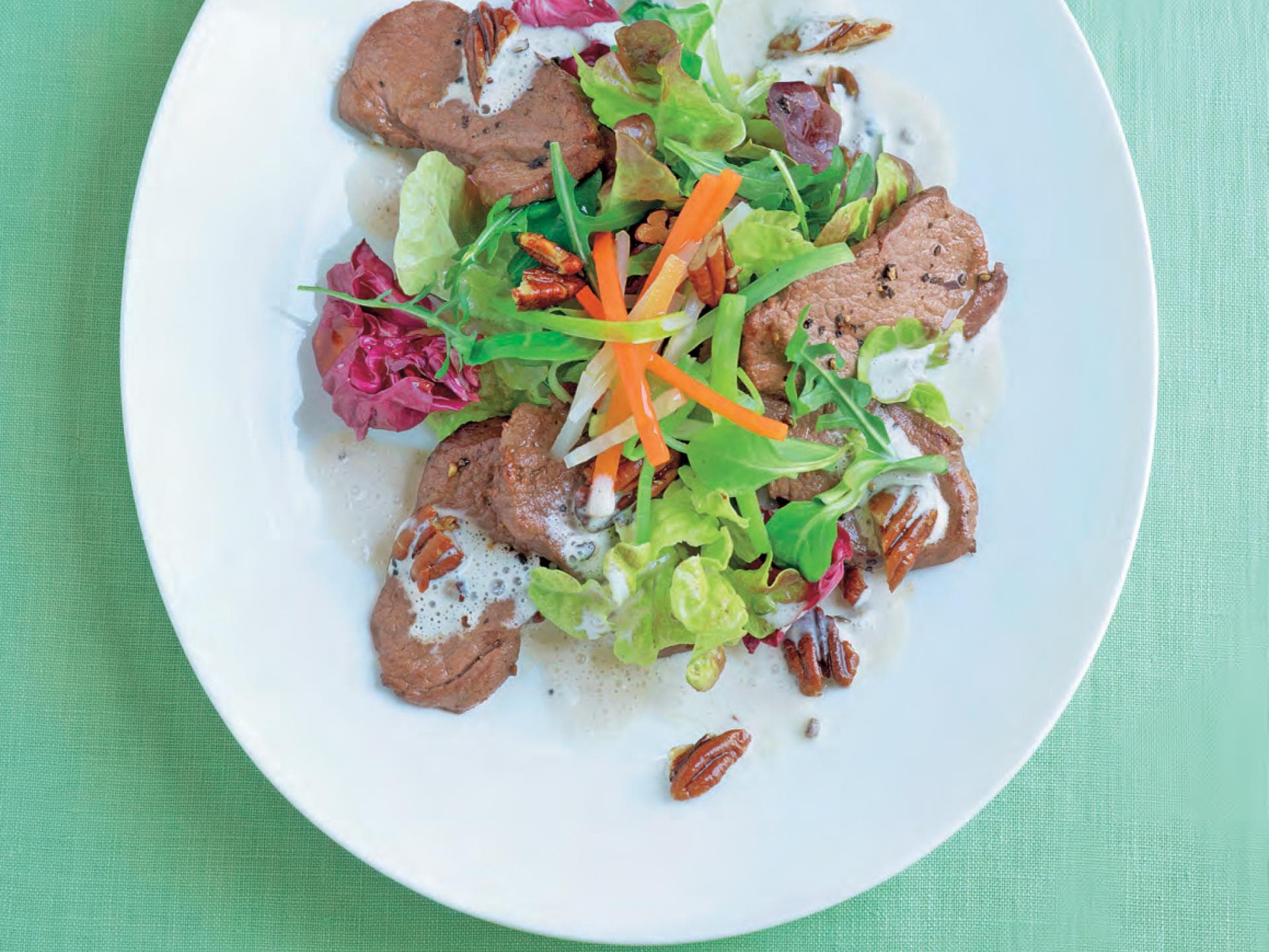 Winterlicher Blattsalat mit Rehfilet Winterlicher Blattsalat mit Rehfilet