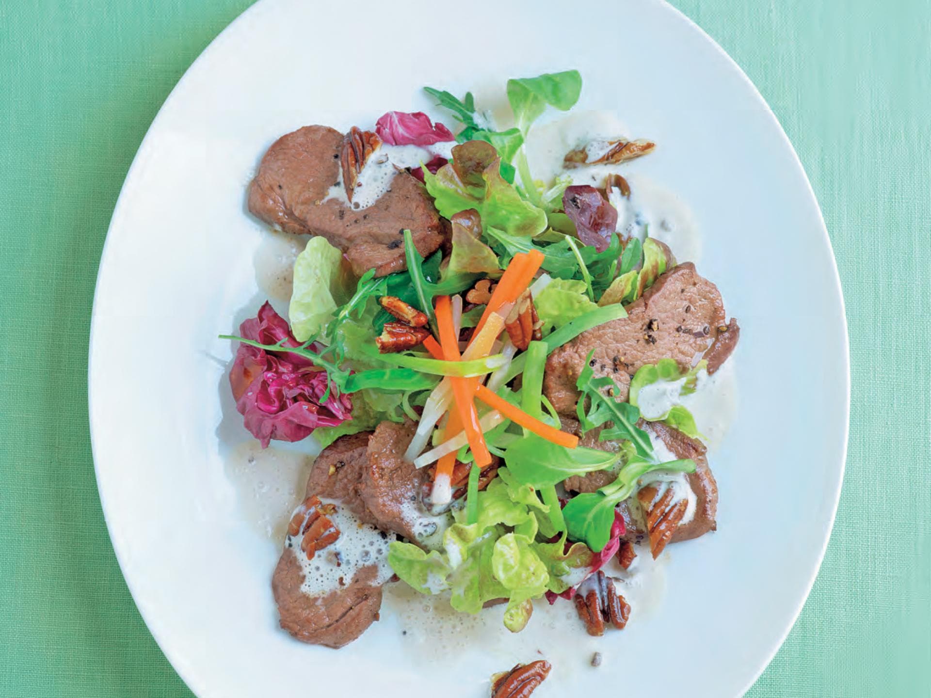 Winterlicher Blattsalat mit Rehfilet Winterlicher Blattsalat mit Rehfilet