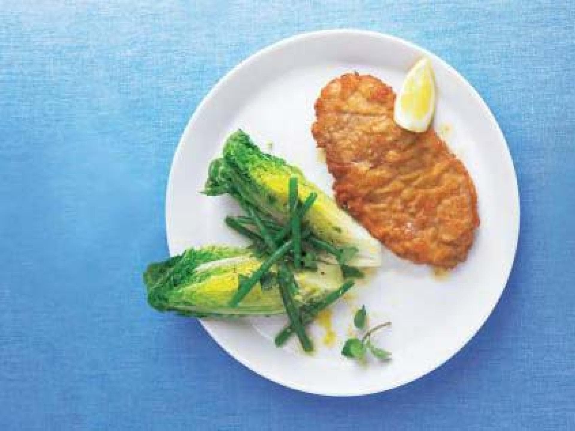 Zitronenschnitzel mit Bohnen-Romana-Salat