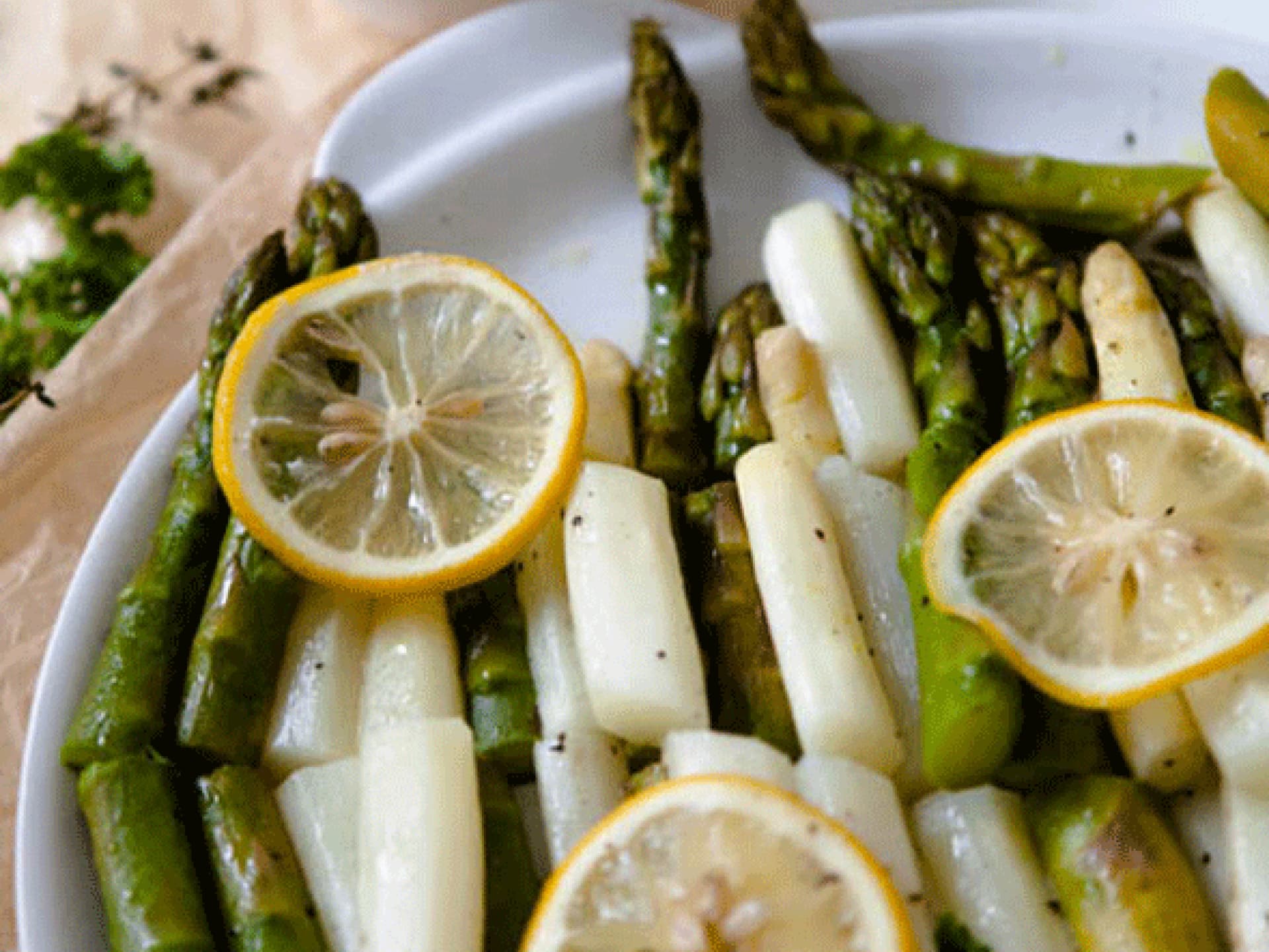 Zitronenspargel mit Kressedip