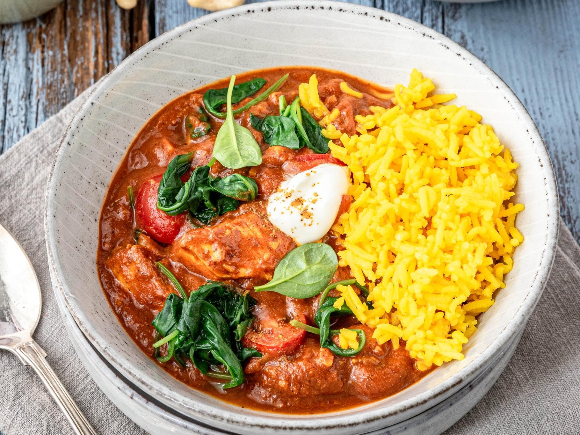 Indisches Hähnchencurry mit Spinat und Reis