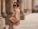 Frau Strickpullover
