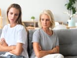 Schwiegertochter und Schwiegermutter im Streit