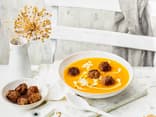 Cremige Möhrensuppe mit Hackbällchen