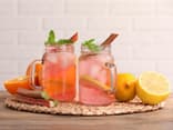 Rhabarbersaft im Glas