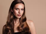 Frau mit glänzenden Haare
