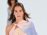 Model mit Lippenstift als Rouge