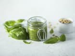 Basilikum-Pesto im Einmachglas 