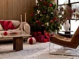 Ein weihnachtlich geschmücktes Wohnzimmer