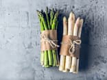 Grüner und weißer Spargel