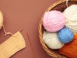 Stricken gegen Stress - mit Wolle und Stricknadeln