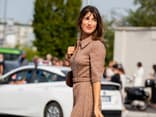 Jeanne Damas mit Übergangsfrisur von kurz auf mittellang