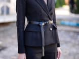 Blazer mit Gürtel tragen 
