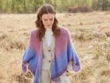 Model in Poncho-Schultertuch von Lana Grossa