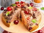 Kaffee-Mohn-Kuppeltorte mit Kirschen