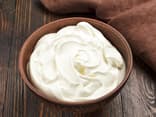 Schale mit Frischkäse-Dip - So machen Sie einen leckeren Frischkäse-Dip