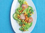 Jakobsmuscheln auf Avocado-Salat
