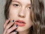 Slanted French Nails Maniküretrend