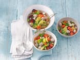 Spitzkohl-Minestrone mit dreierlei Möhren, Klößchen und Gremolata