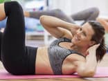 Yoga-Pilates: Übung für den Bauch