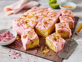 Nusskuchen mit Zucchini 