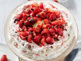 Erdbeer-Pavlova-Torte 