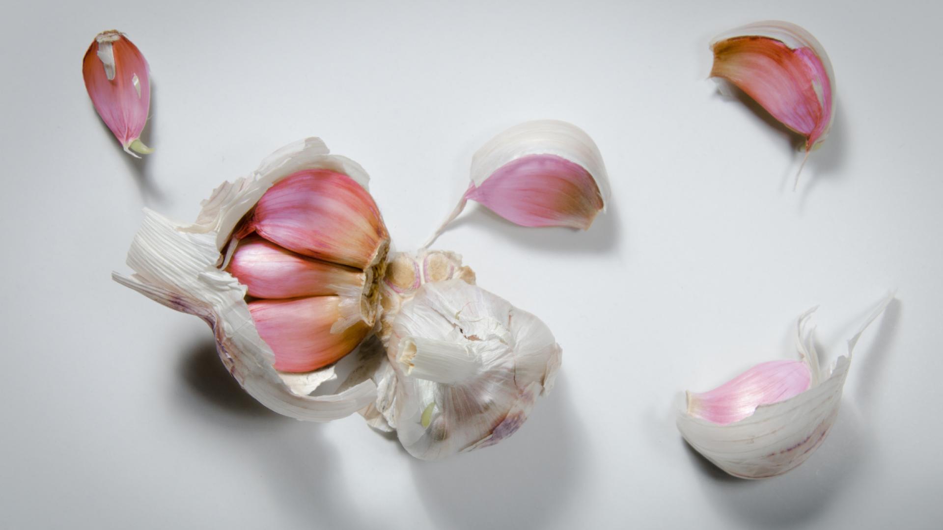 Kann Man Knoblauch Essen Wenn Er Keimt Diese 4 Dinge passieren, wenn Sie jeden Tag Knoblauch essen