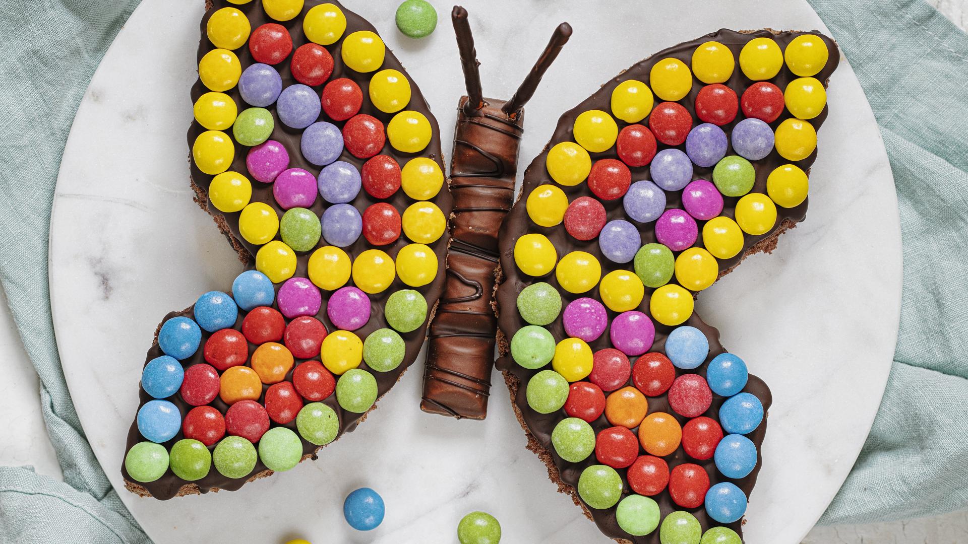 rezept-f-r-schmetterlingskuchen-mit-smarties-und-bueno