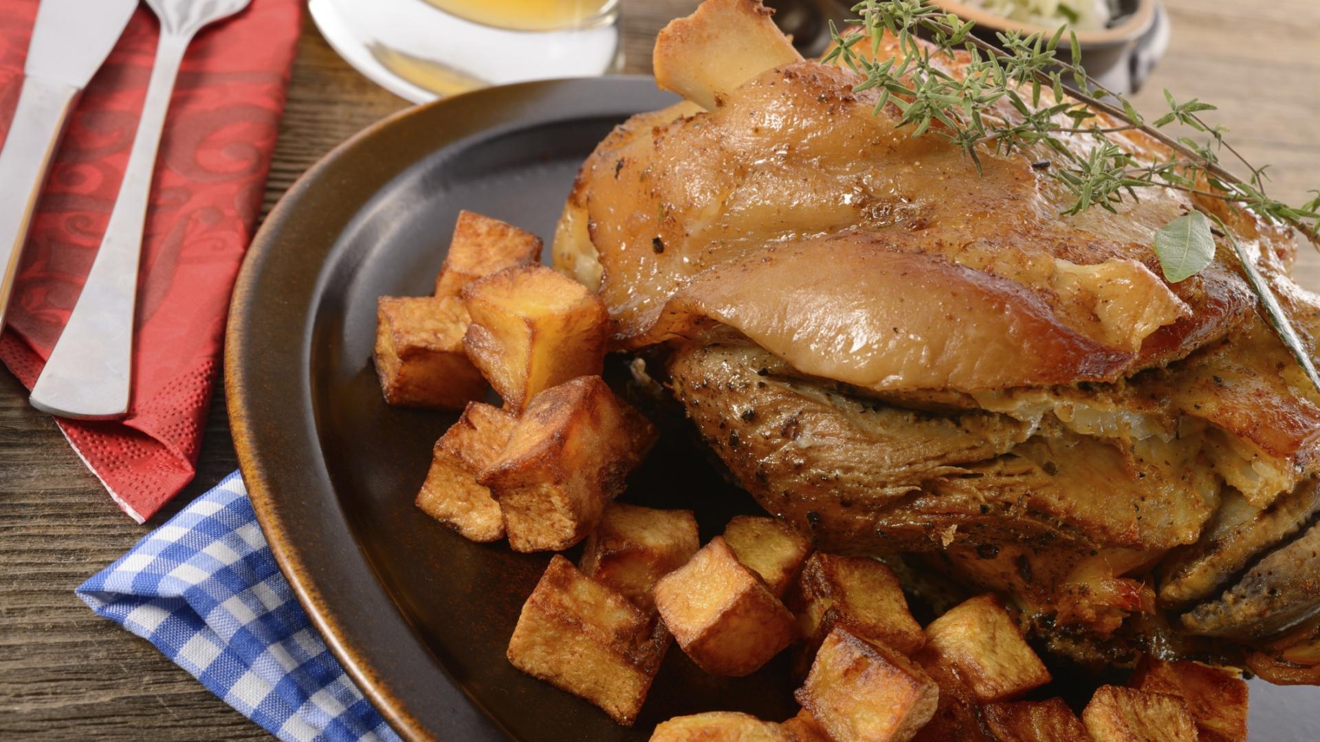 Rezeppt: Grillhaxe aus dem Bräter und Smoker