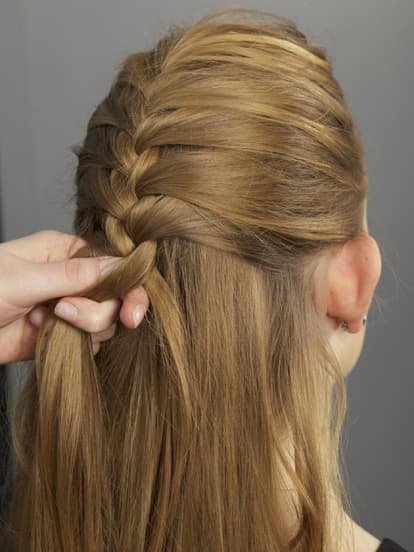 Haare Selber Flechten Für Anfänger Mittellange Haare Bauernzopf flechten: Anleitung für Anfänger