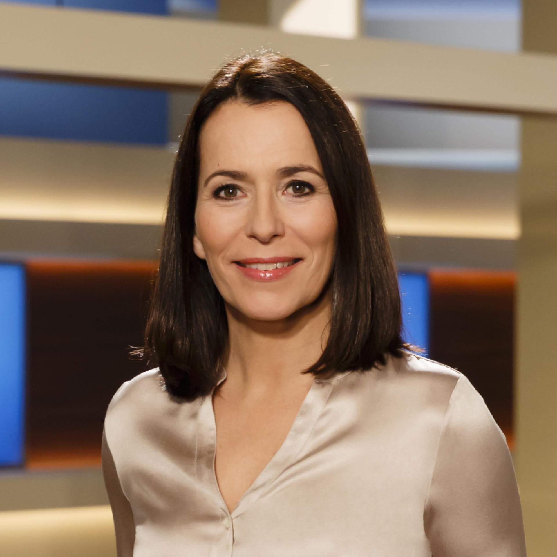 Anne Will: Das Alter der bekannten Journalistin im Überblick Anne Will: Das Alter der bekannten Journalistin im Überblick