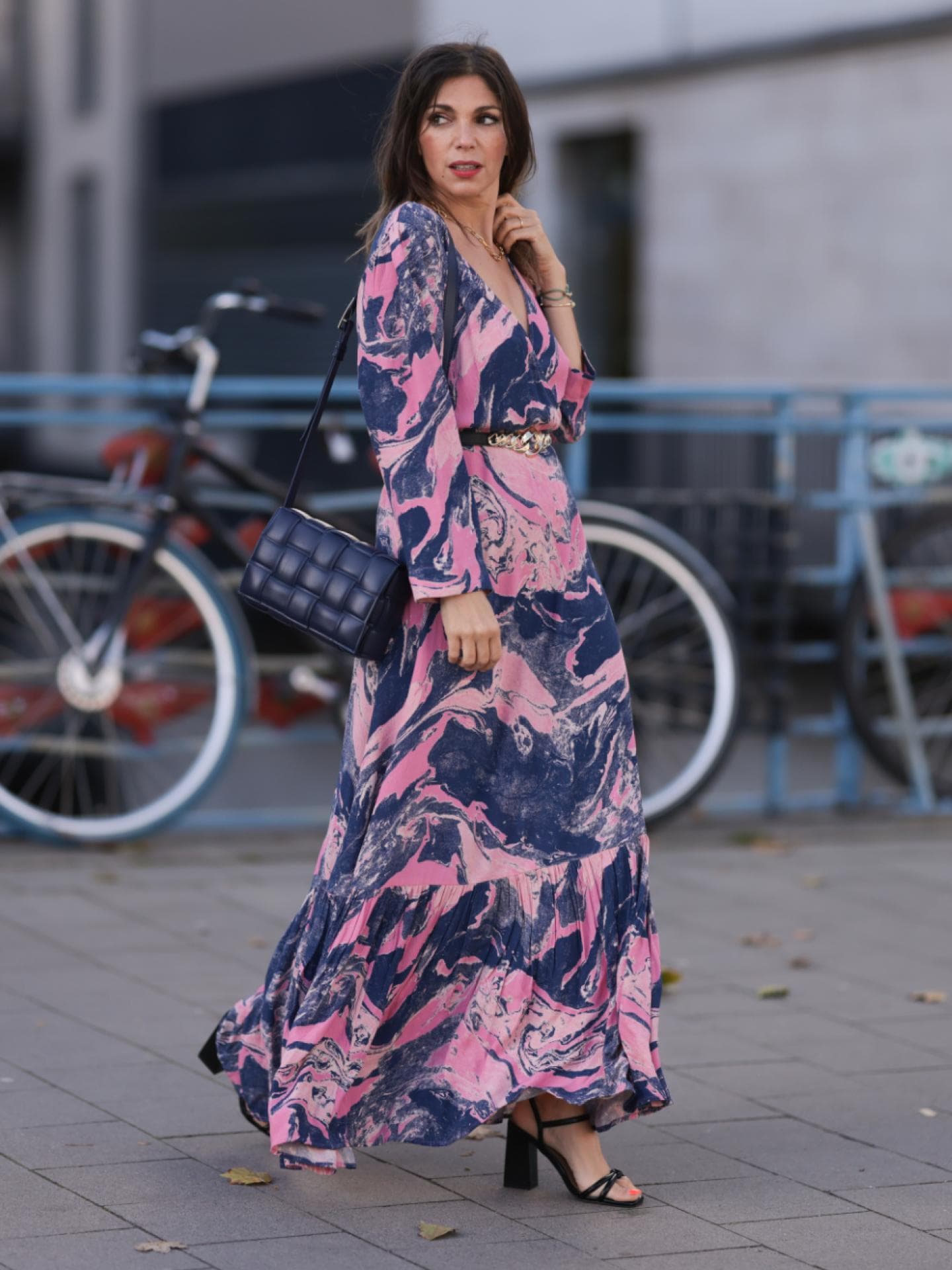 Langes Blumenkleid Damen - Lockeres Maxikleid Mit Taschen & Rundhalsausschnitt