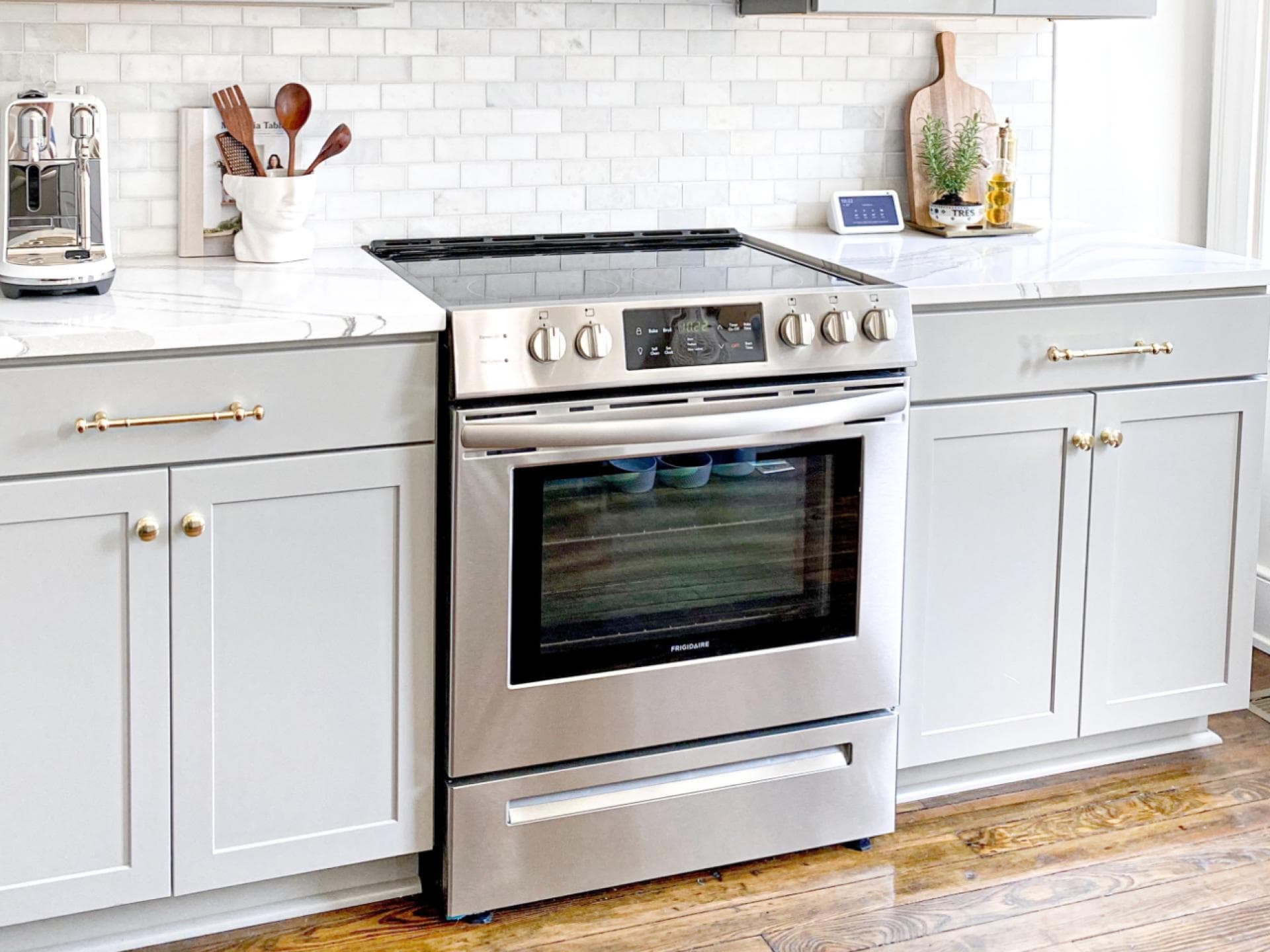 Barbier Seide erstklassig, spitzenmäßig schublade unter backofen Rasierapparat Erfindung Wohnung Barbier Seide erstklassig, spitzenmäßig schublade unter backofen Rasierapparat Erfindung Wohnung