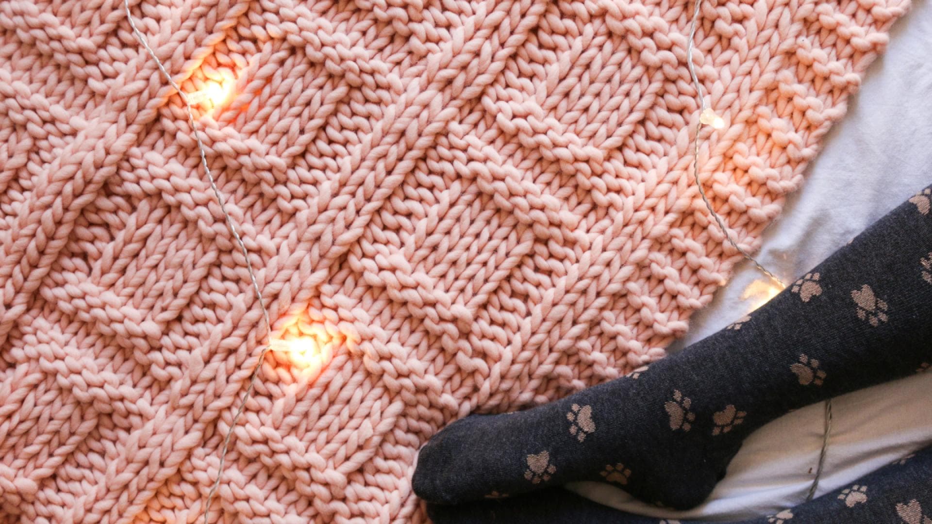 Kostenlose Strickanleitung für kuschelige Decke