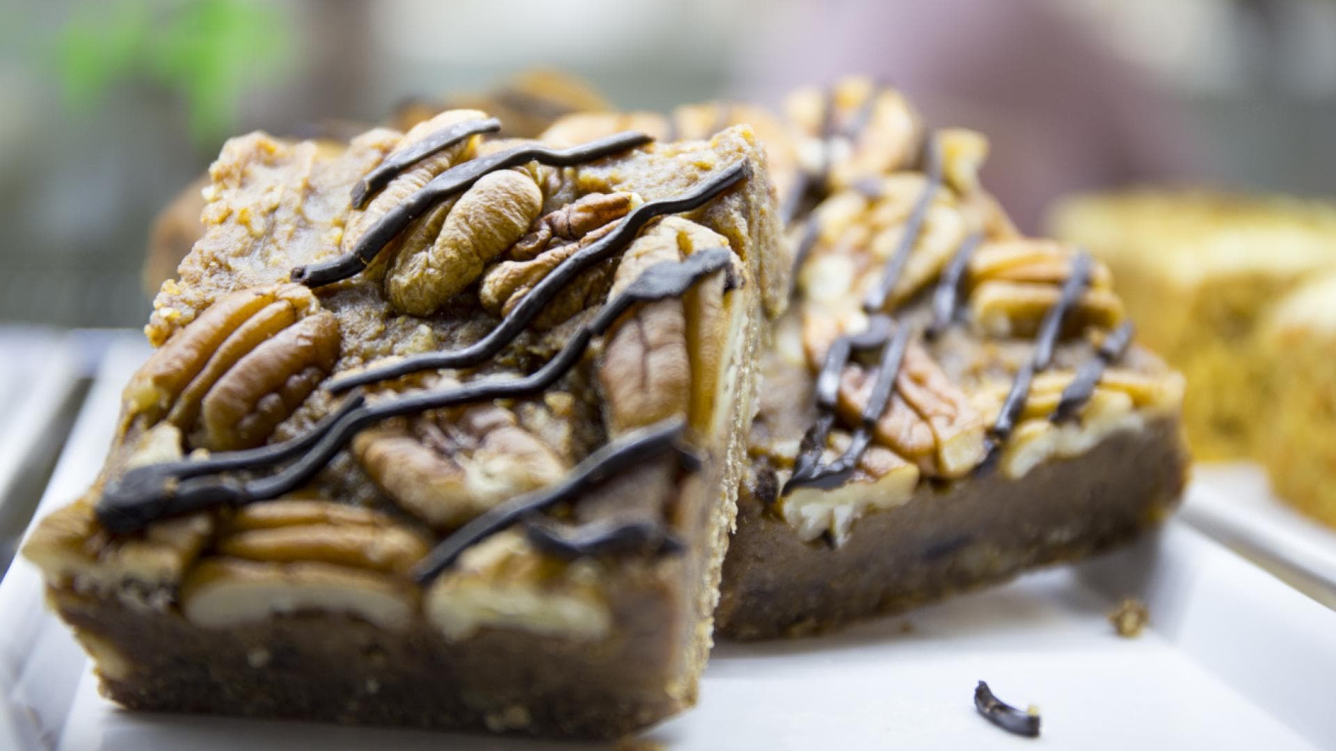 Last-Minute Weihnachtsplätzchen: Saftige Nussecken ohne Backen