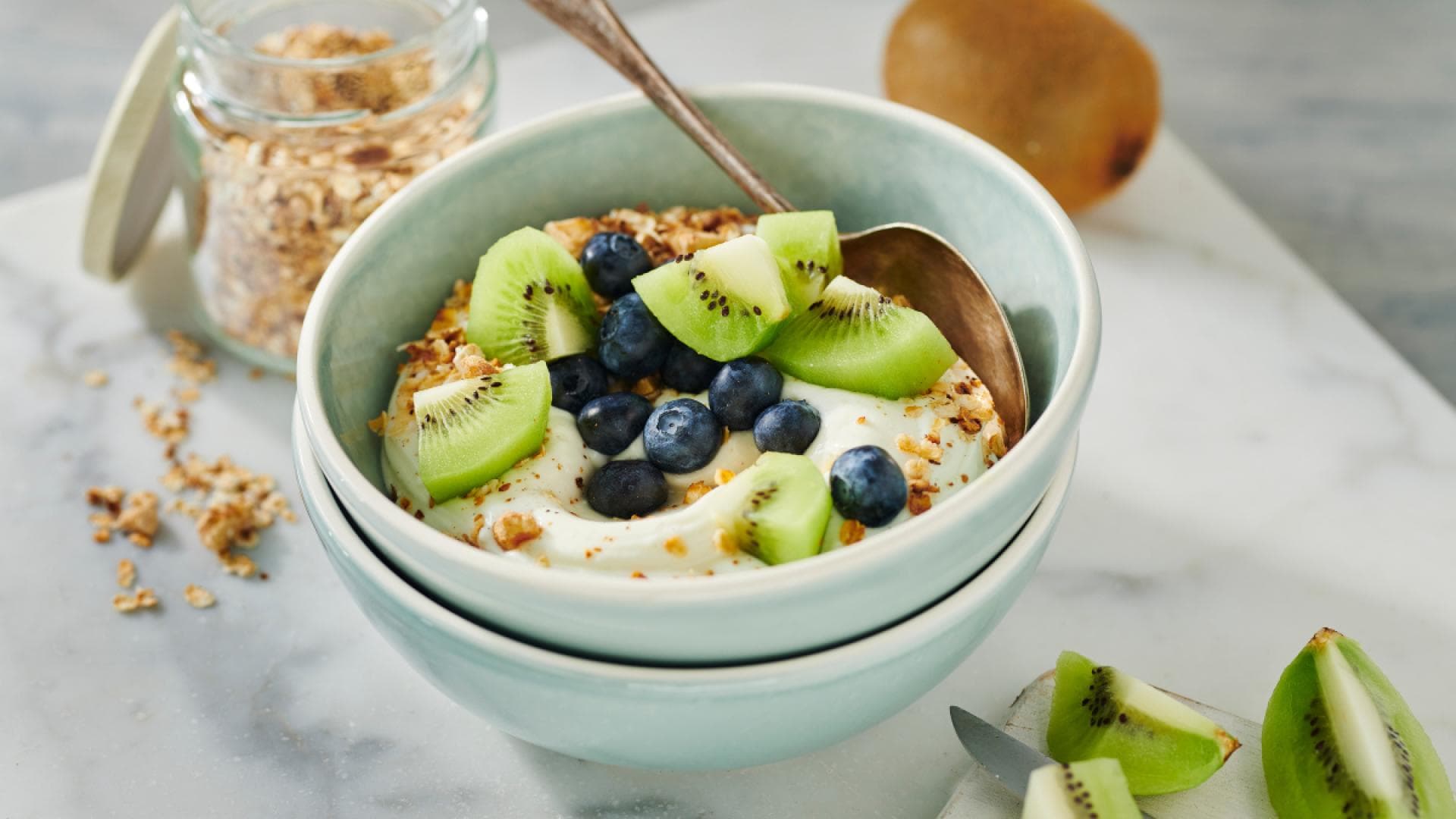 Abnehmen mit Haferflocken: Vanillequark mit gerösteten Haferflocken