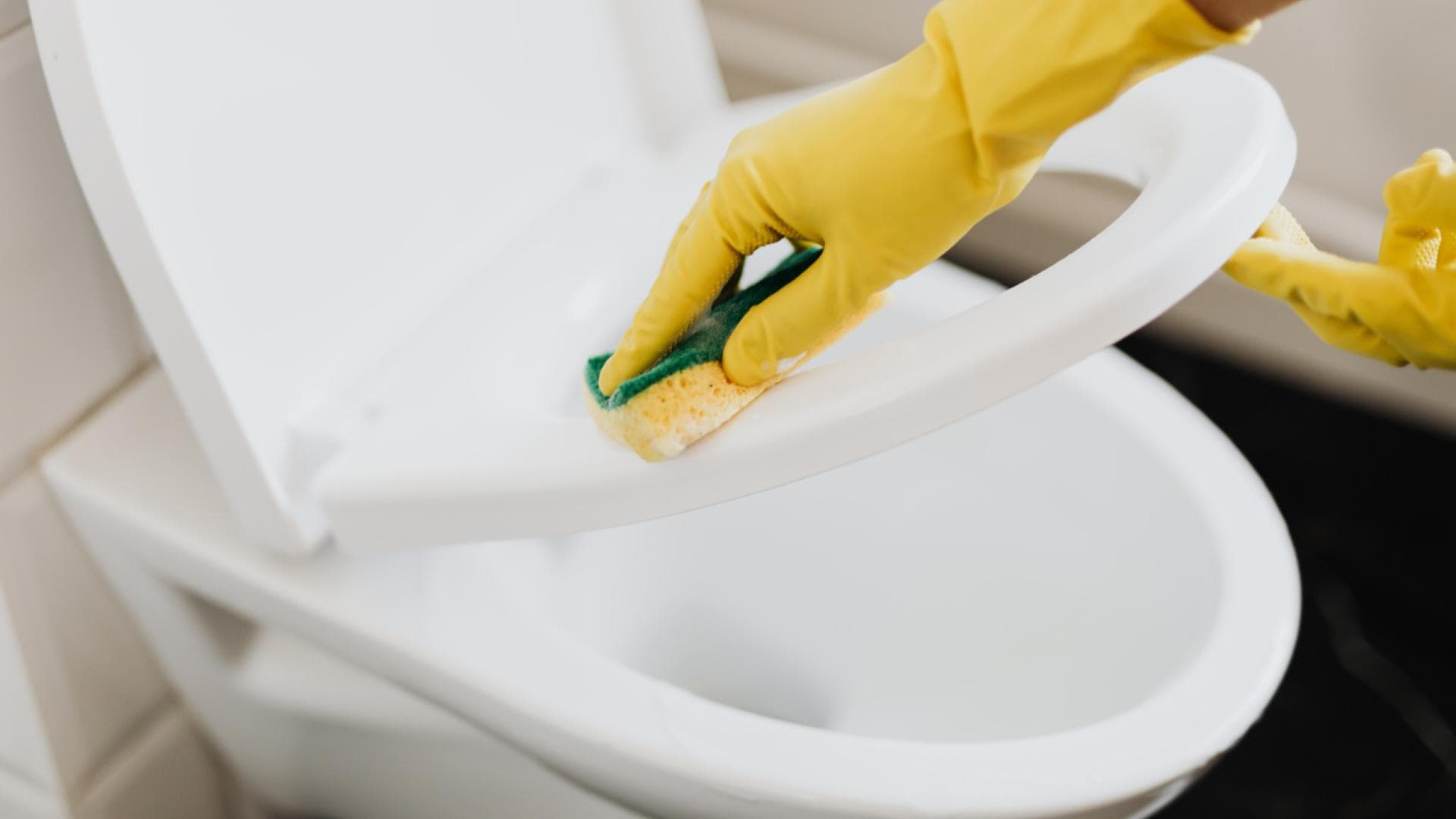 Mit diesen einfachen Tricks wird die Toilette ohne Schrubben sauber