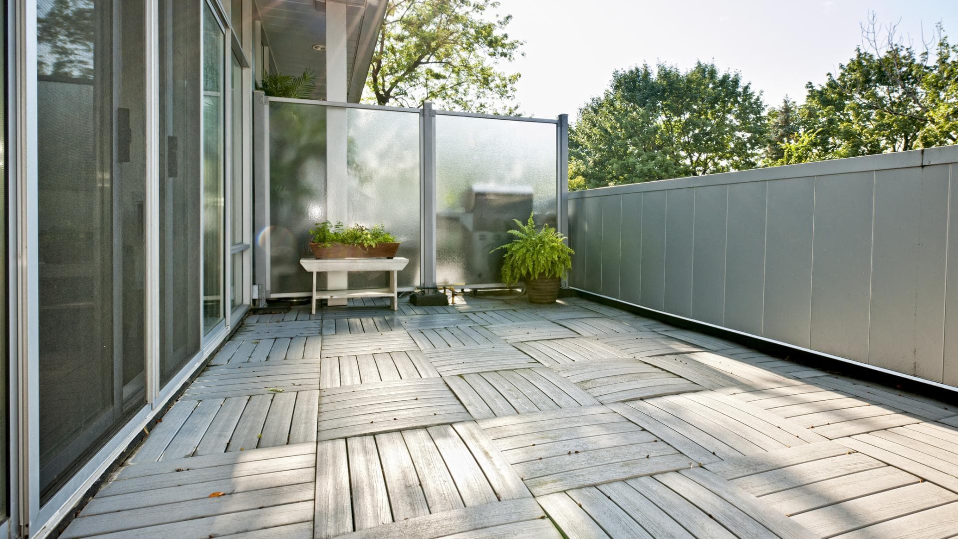 Balkon gestalten 5 Tipps, um den Boden zu verschönern