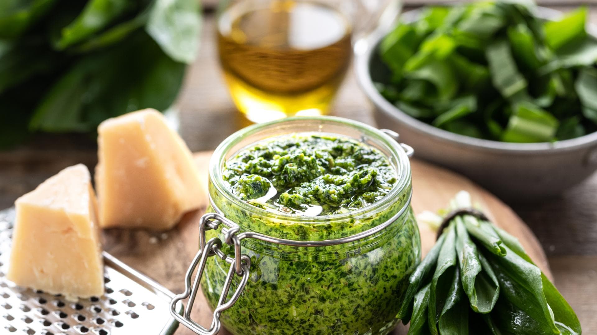 Pesto durch Einkochen haltbar machen Anleitung und Rezept